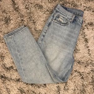 Light wash AE mom jean size 10
